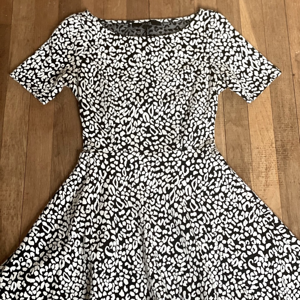 Guess black and white midi dress